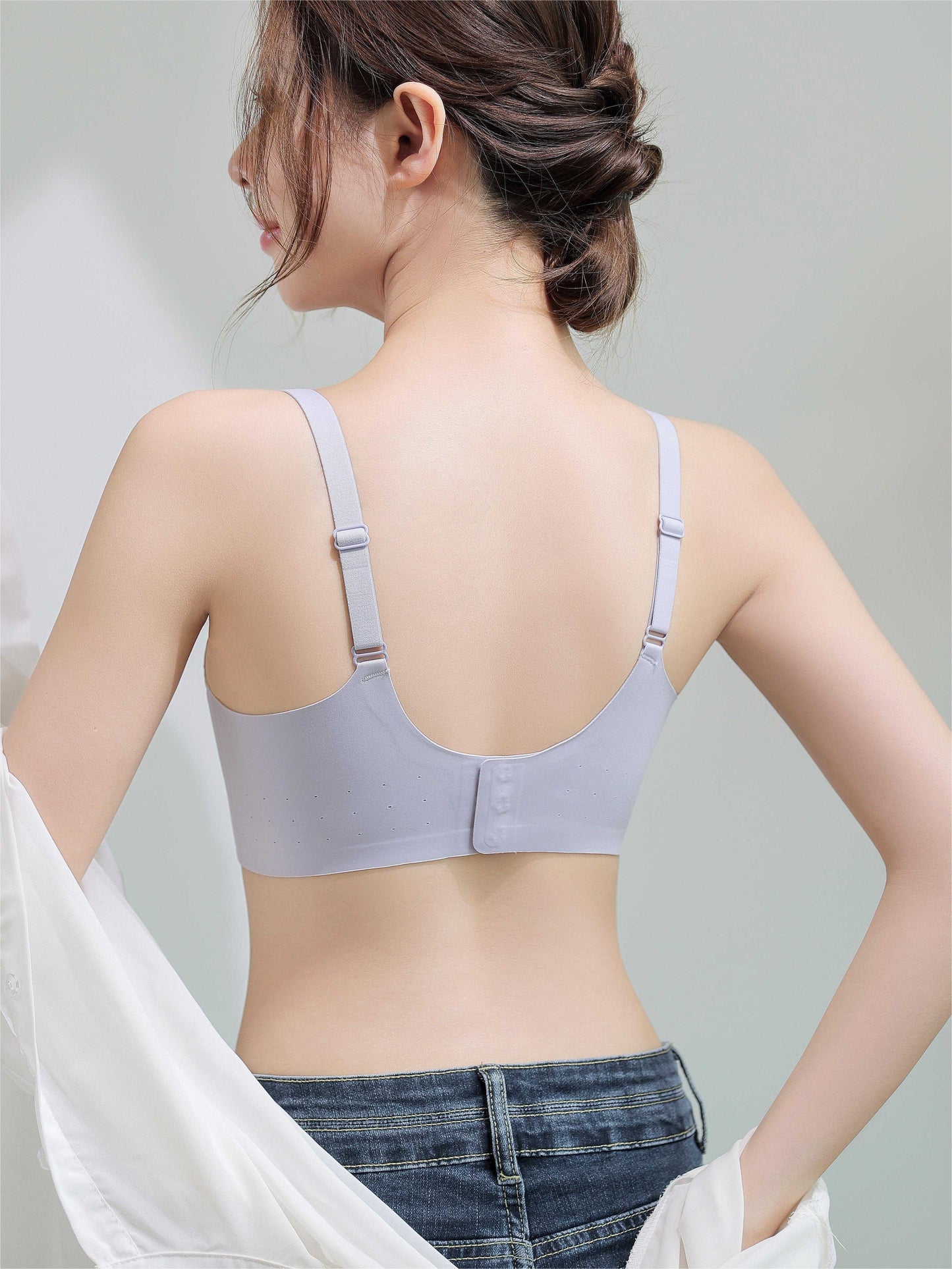 Wireless push-up bra with mesh detail for high support and a natural, enhanced look.