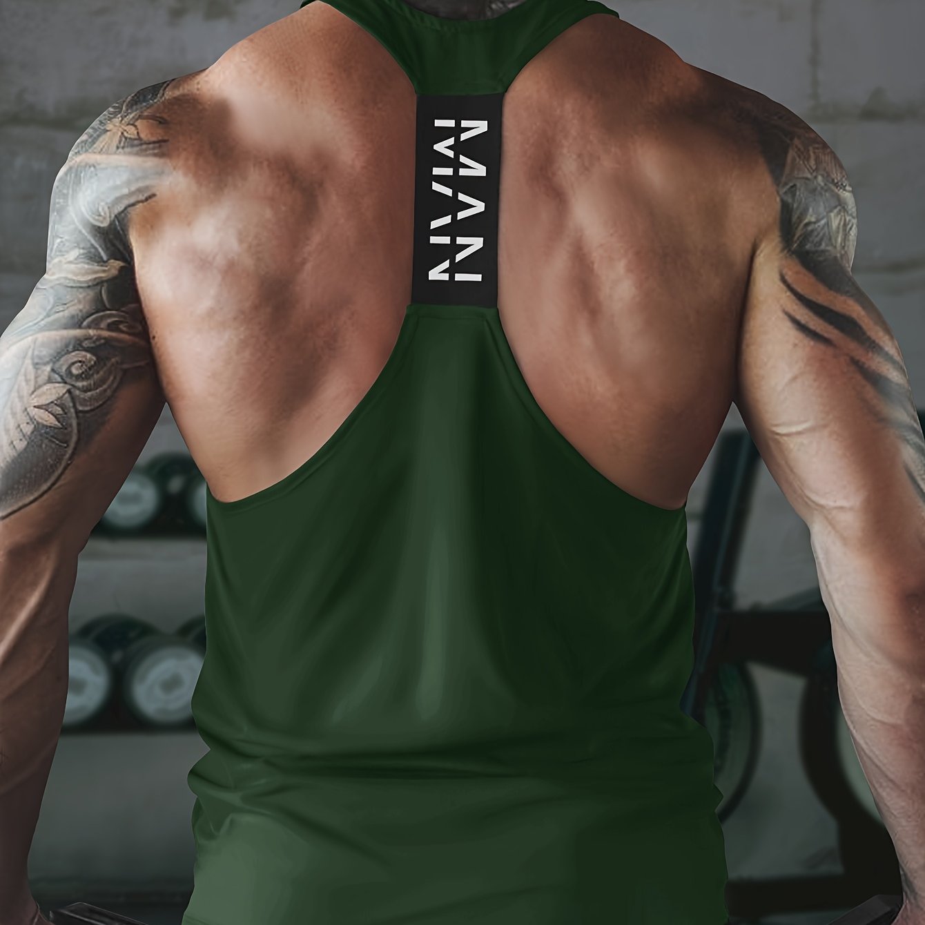 Men's breathable sleeveless fitness vest for casual training.