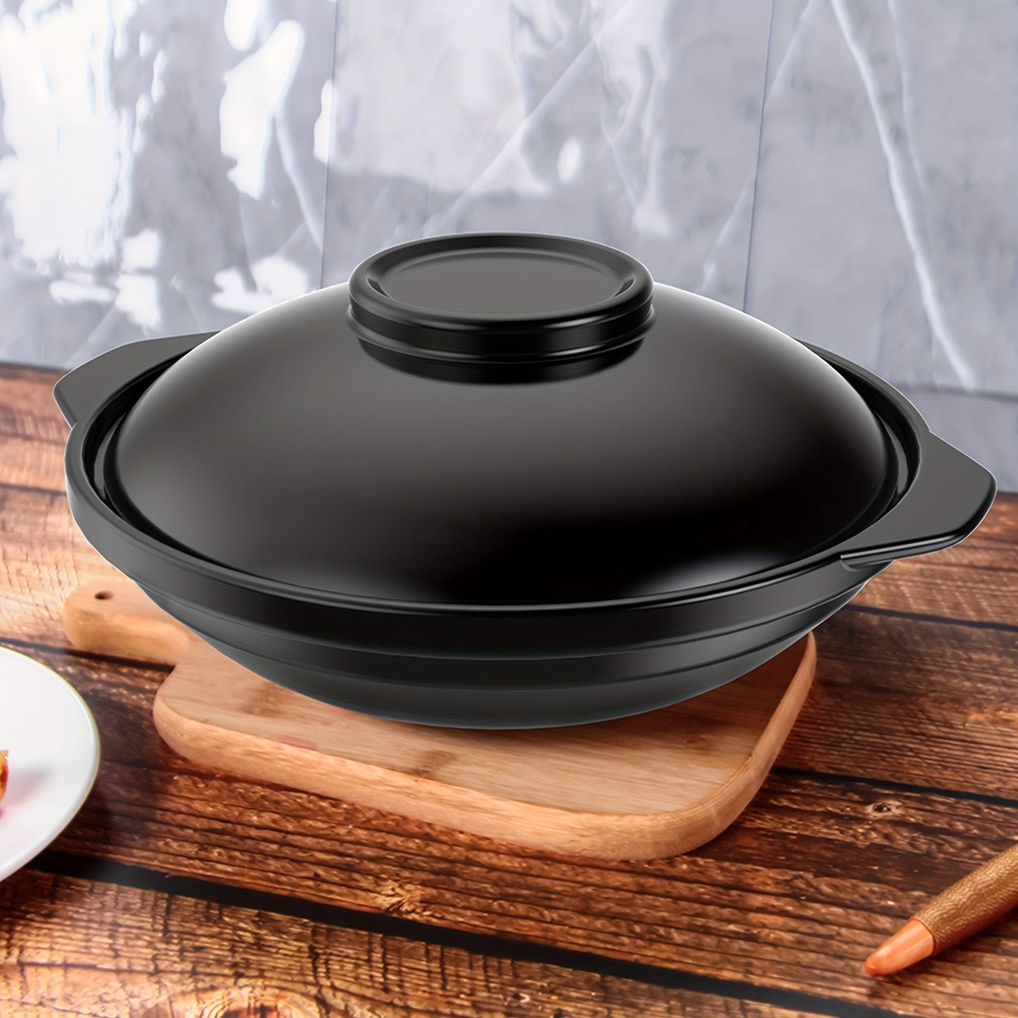 UMIZILI Oval Ceramic Casserole Dish with Lid - 2L Large Capacity, Hand Wash Only, Versatile Clay Pot for Cooking, Ideal for Gas, Microwave & Stovetops - Suitable for 2-4 People.