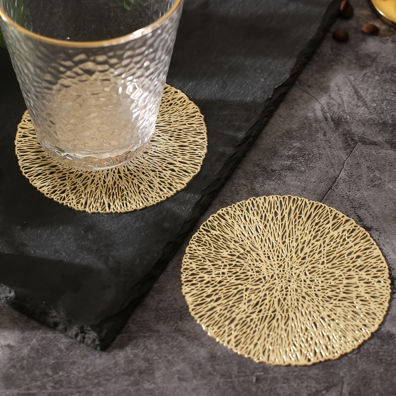 6 messy silk coasters, ideal for table decoration and cup holders.