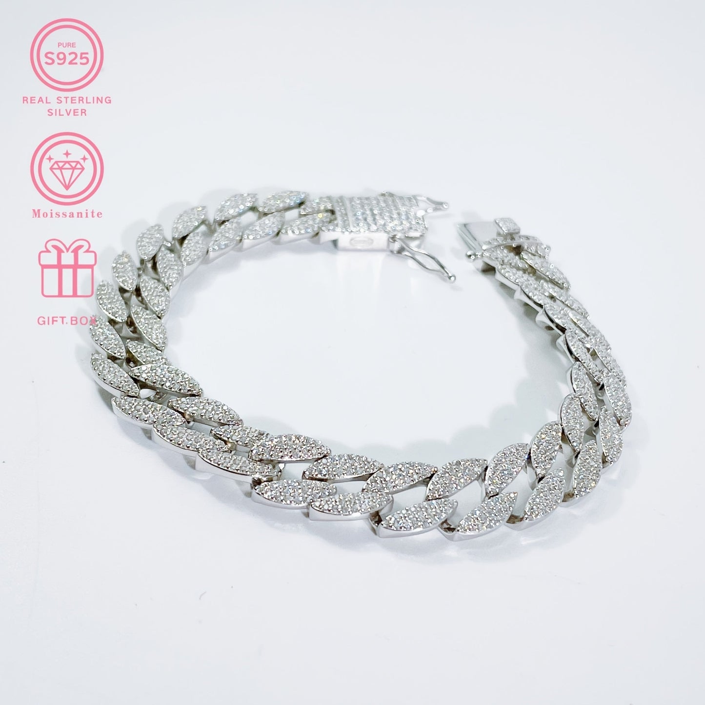 Add a touch of luxury with the Odek Moissanite Cuban Link Bracelet - made with high-quality 925 Sterling Silver and featuring a stunning Sparkling Leaf Design. Ideal for parties and gift-giving, this bracelet is a unique piece that will showcase your