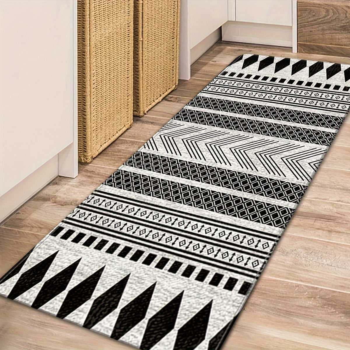 1 piece Non-Slip Moroccan area rug - Luxuriously soft and long-lasting rug for laundry room, bathroom, kitchen, bedroom, living room, and dining room - Easy to clean in the washing machine and features a stylish braided design