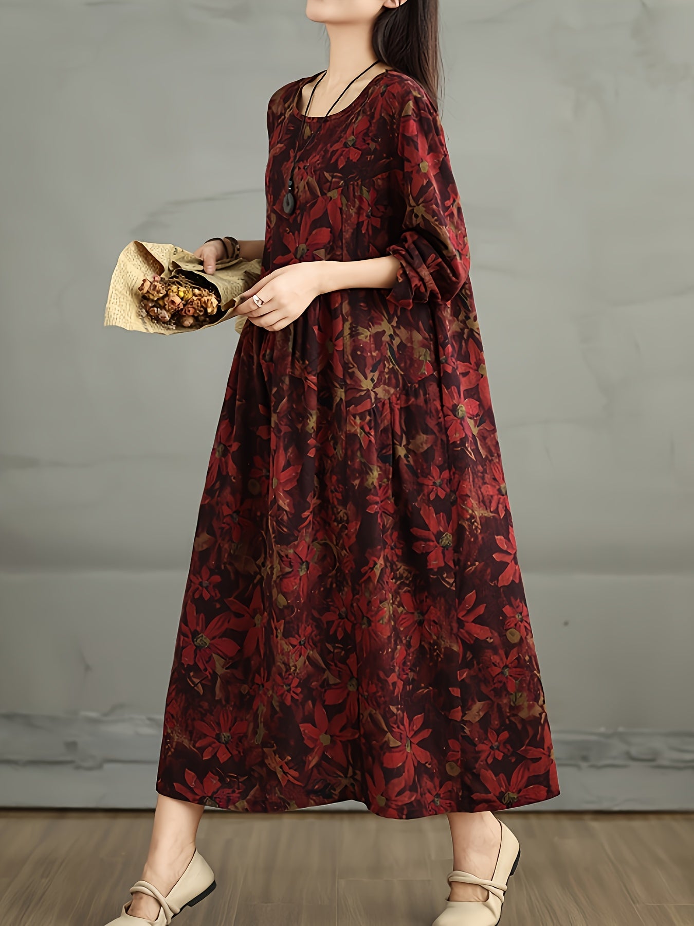 New vintage-style linen dress for women, with loose fit and slimming patchwork design.