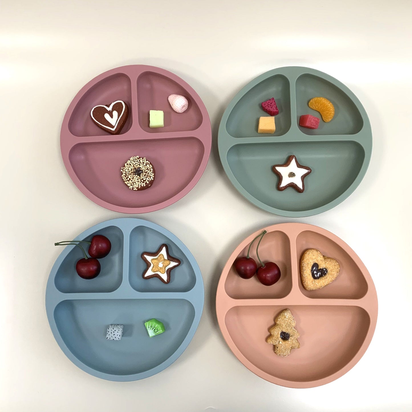 Safely feed your baby with our 100% silicone suction plates - featuring a stay-put divided design for easy mealtimes. These plates are microwave and dishwasher safe, perfect for babies and toddlers.