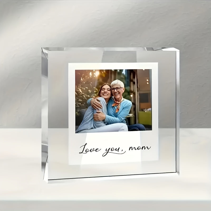 Durable Acrylic Photo Frame for Cherished Mom with Engraved 'Dear Mom, I Love You' - Versatile Decor for Use Indoors and Outdoors