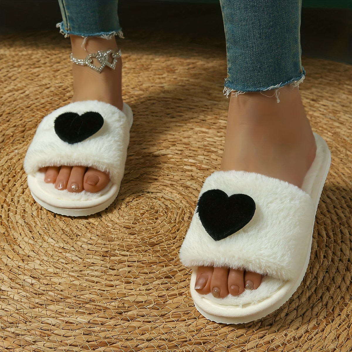 2024 New Women's Plush Fleece-Lined Winter Slippers - Non-Slip EVA Sole, Heart Pattern Indoor House Shoes in Black & Pink, Cozy Soft Fabric, All-Season Comfort. Casual, Relaxed Style