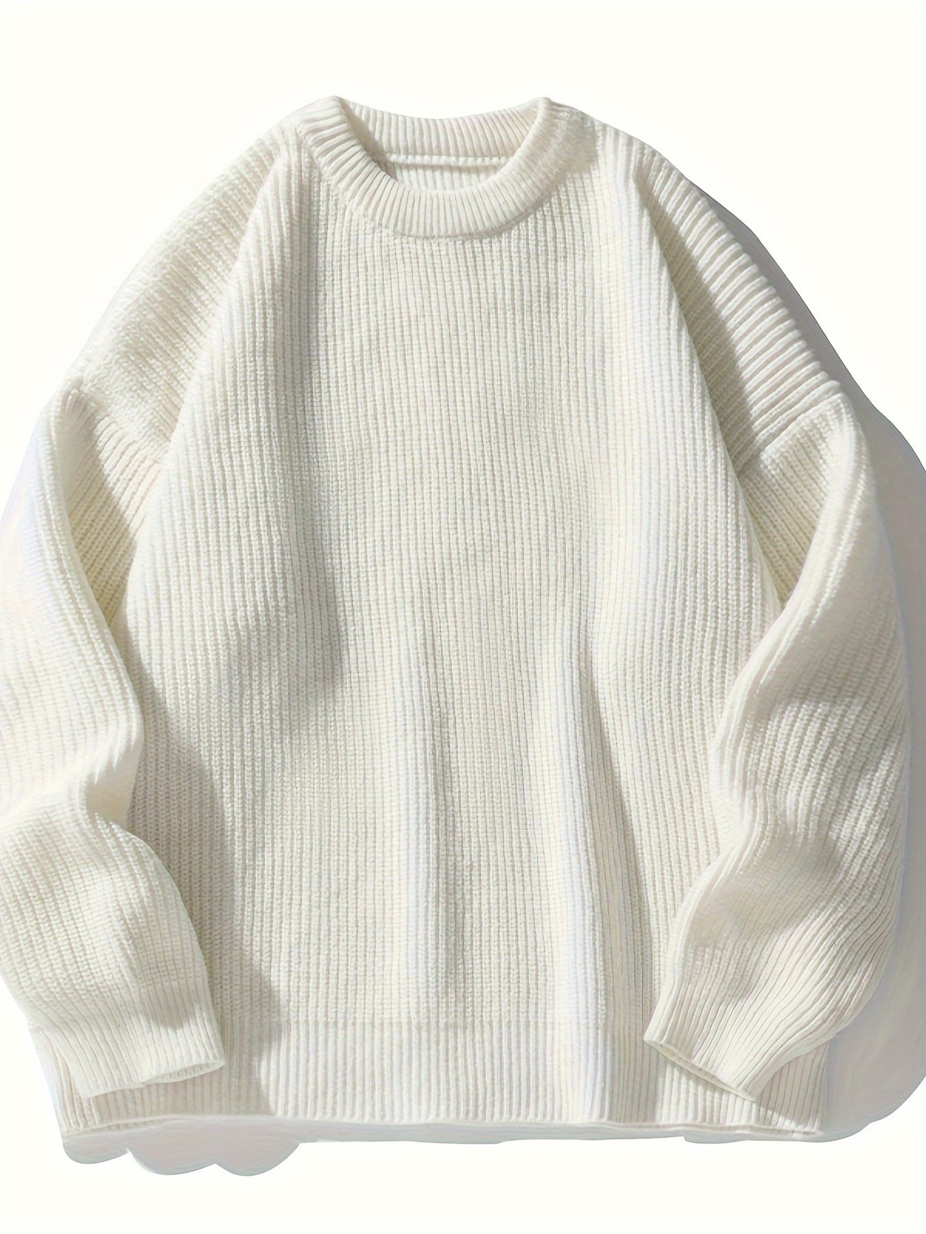 Casual men's sweater with loose fit ribbed knit and round neck for fall/winter wear.