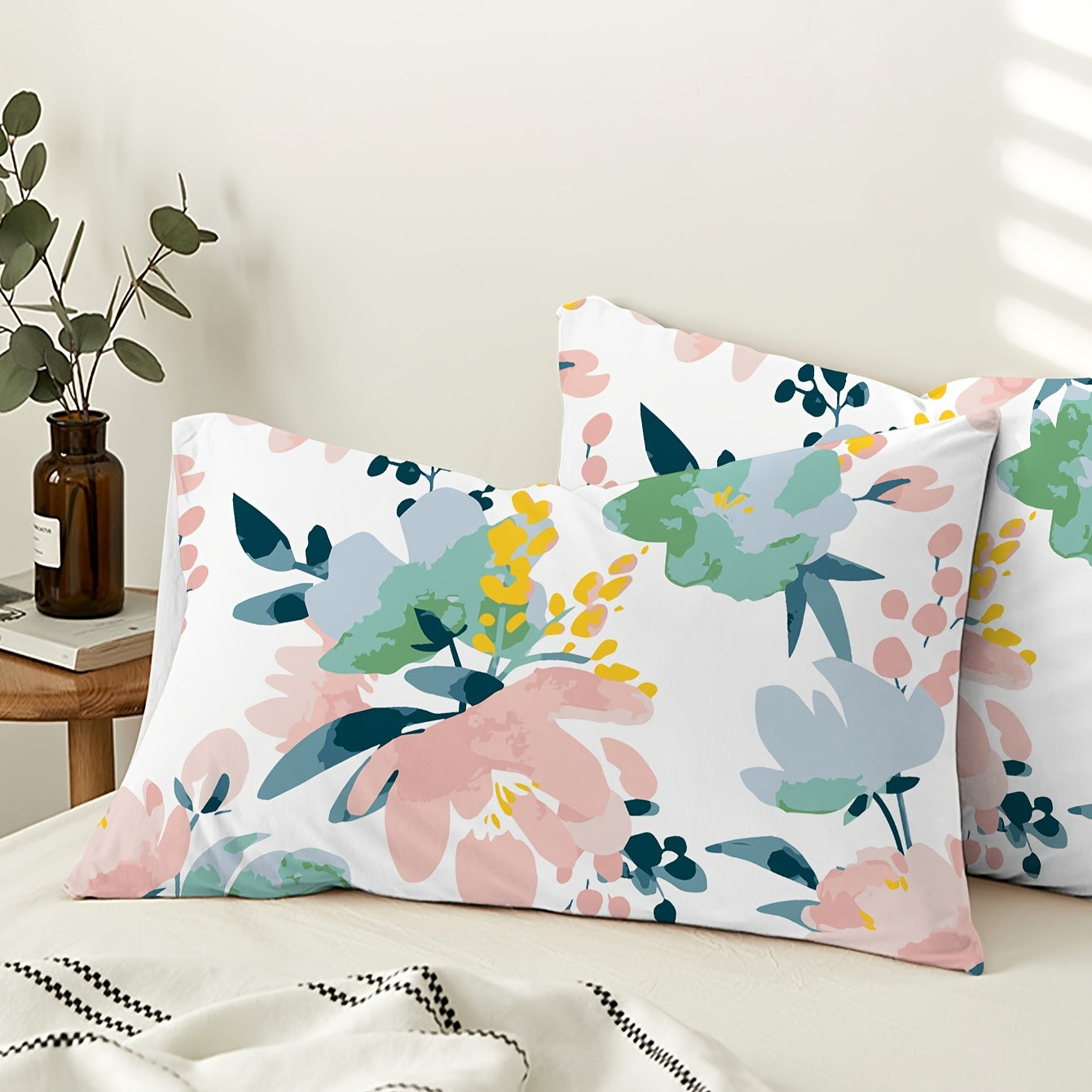 Transform your bedroom or sofa with these two elegant floral print pillowcases. Made from soft and comfortable brushed polyester, they are perfect for adding a cozy touch to your home decor. These pillowcases feature an envelope closure and are machine