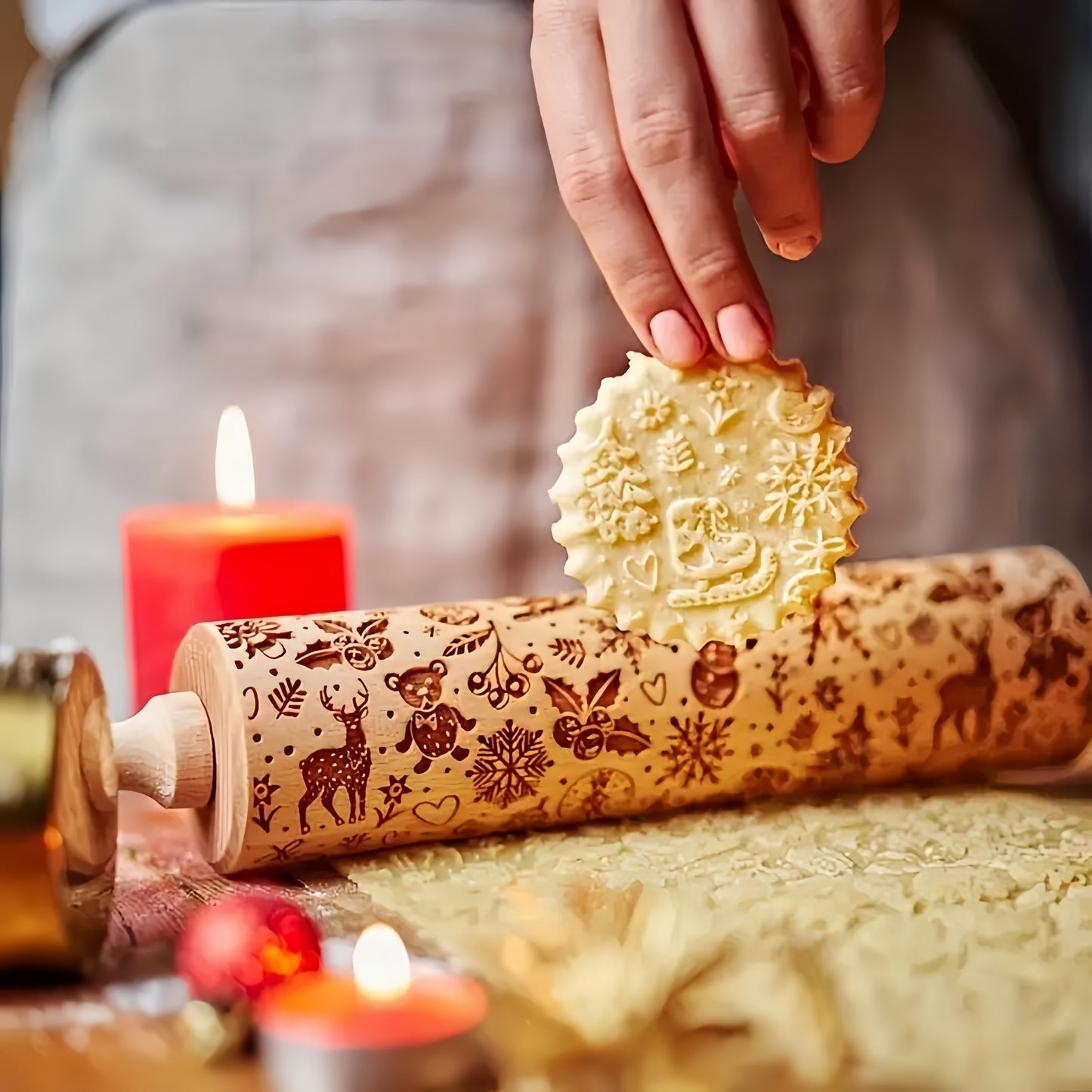 Get into the holiday spirit with our Christmas-themed Wooden Rolling Pin, featuring festive patterns perfect for cookies, pastries, and crafts. Measuring 34.8cm in length, this rolling pin is ideal for holiday baking, Thanksgiving, and Valentine's Day