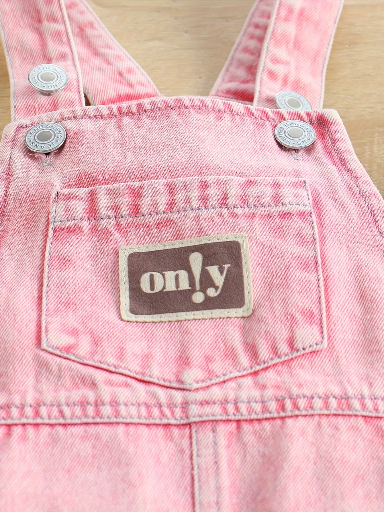 Baby girl's denim overalls with alphabet pattern, ripped detail, regular fit, made of cotton blend - perfect for spring/fall fashion