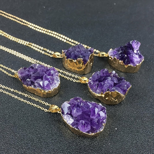 Elegant Amethyst Crystal Pendant Necklace in Luxurious 18K Gold Plating - Sophisticated and Chic Style, Featuring a Natural Rock Crystal Charm, Great for Special Occasions and Getaways - Perfect Gift for Festive Events and Memorable Moments (1PC)