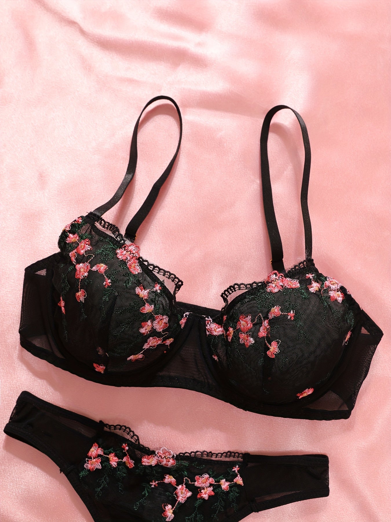 Ultra-thin embroidered underwire bra set