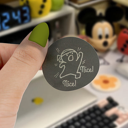 1,000 personalized waterproof adhesive labels with custom logo stickers. These round stickers range from 1.5 to 12.7 cm and feature customizable text and images. Perfect for packaging, wedding favors, office supplies, parties, and events. Each sticker