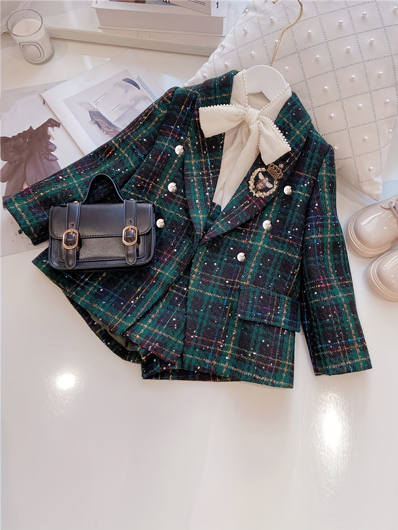 Children's bee-patterned tweed blazer and shorts set, perfect for preppy outdoor wear in spring and fall.