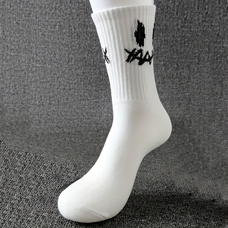 5 pairs of men's black and white graffiti pattern crew socks, comfortable and breathable, suitable for all seasons.