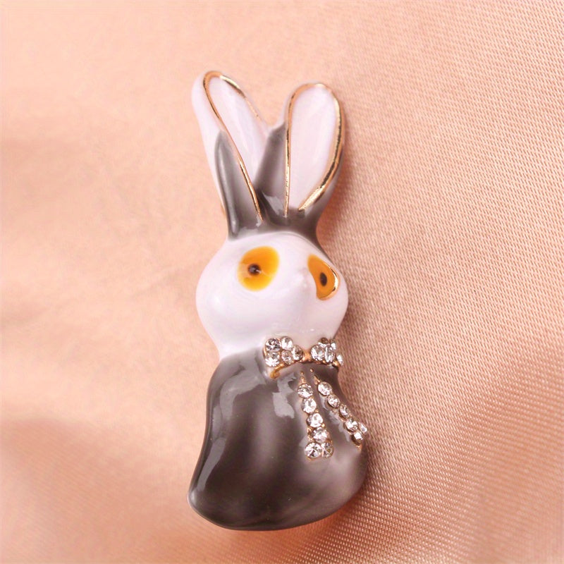 Rinestones bilan bezatilgan Glamorous Rabbit Brooch - Kiyimlaringiz, sumkalar va shlyapalar uchun ko'p qirrali va hashamatli qo'shimcha