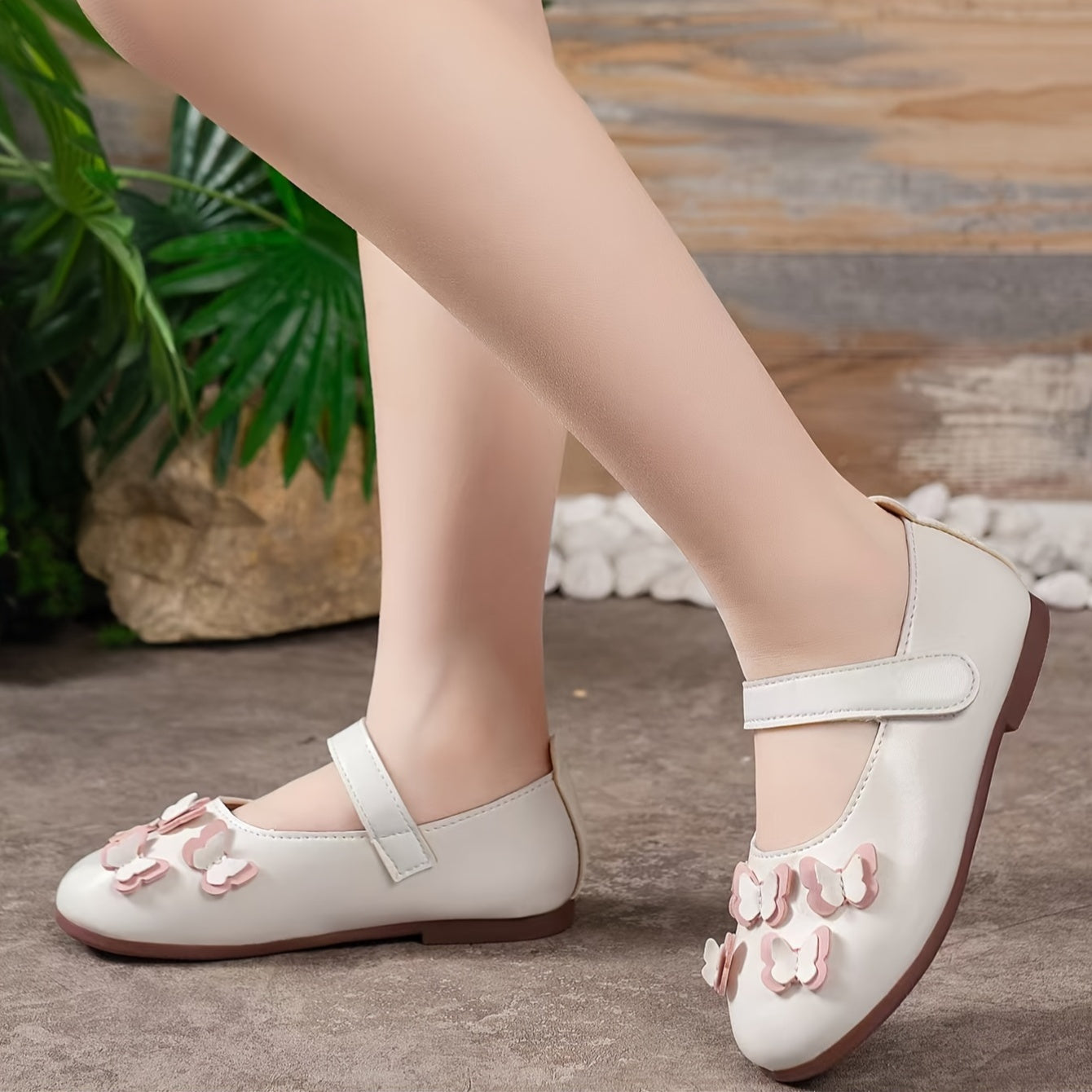 Girl's soft-soled princess shoes for student use.