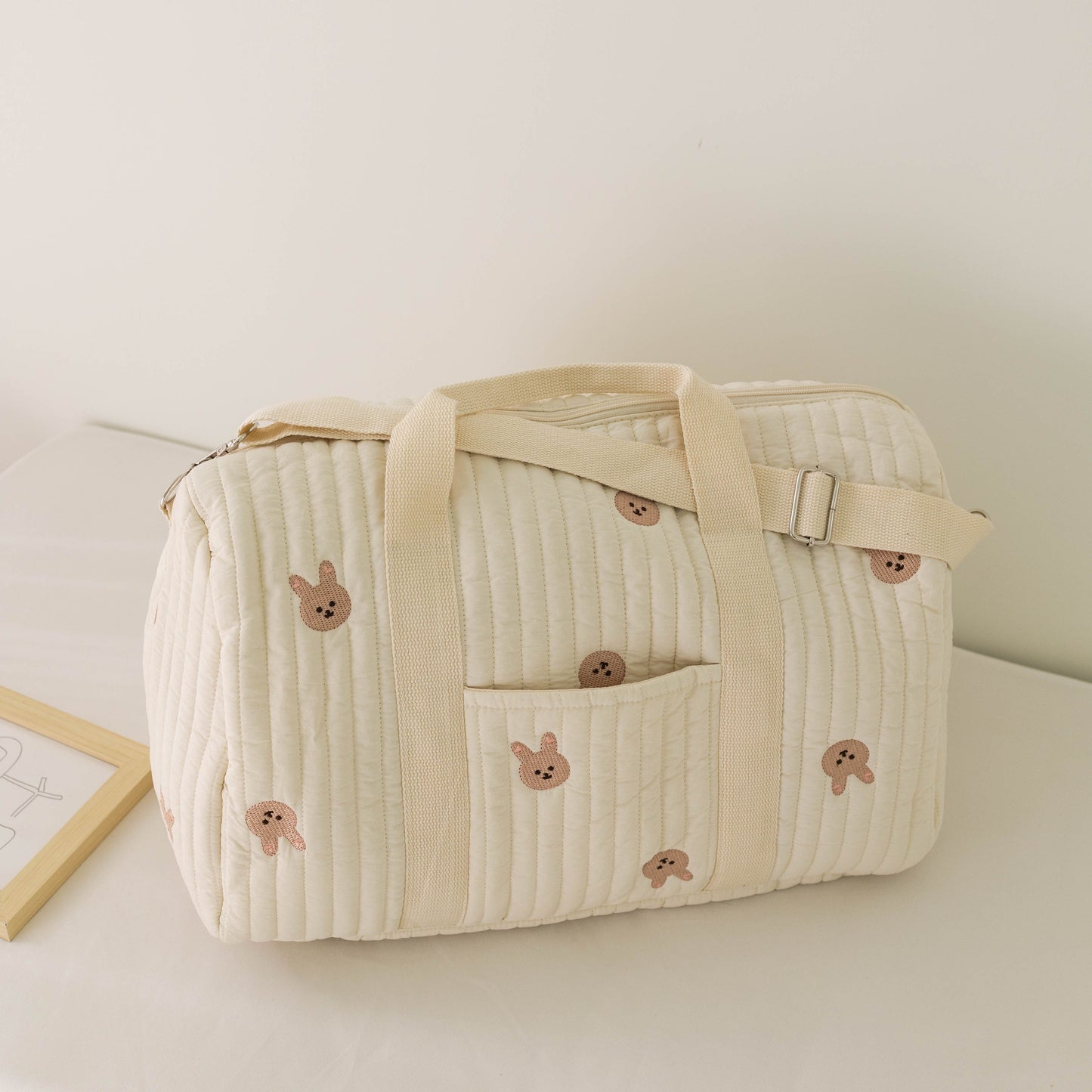 Chic Travel Bag with Elegant Embroidery - Spacious, Convenient, Ideal for Busy Moms!