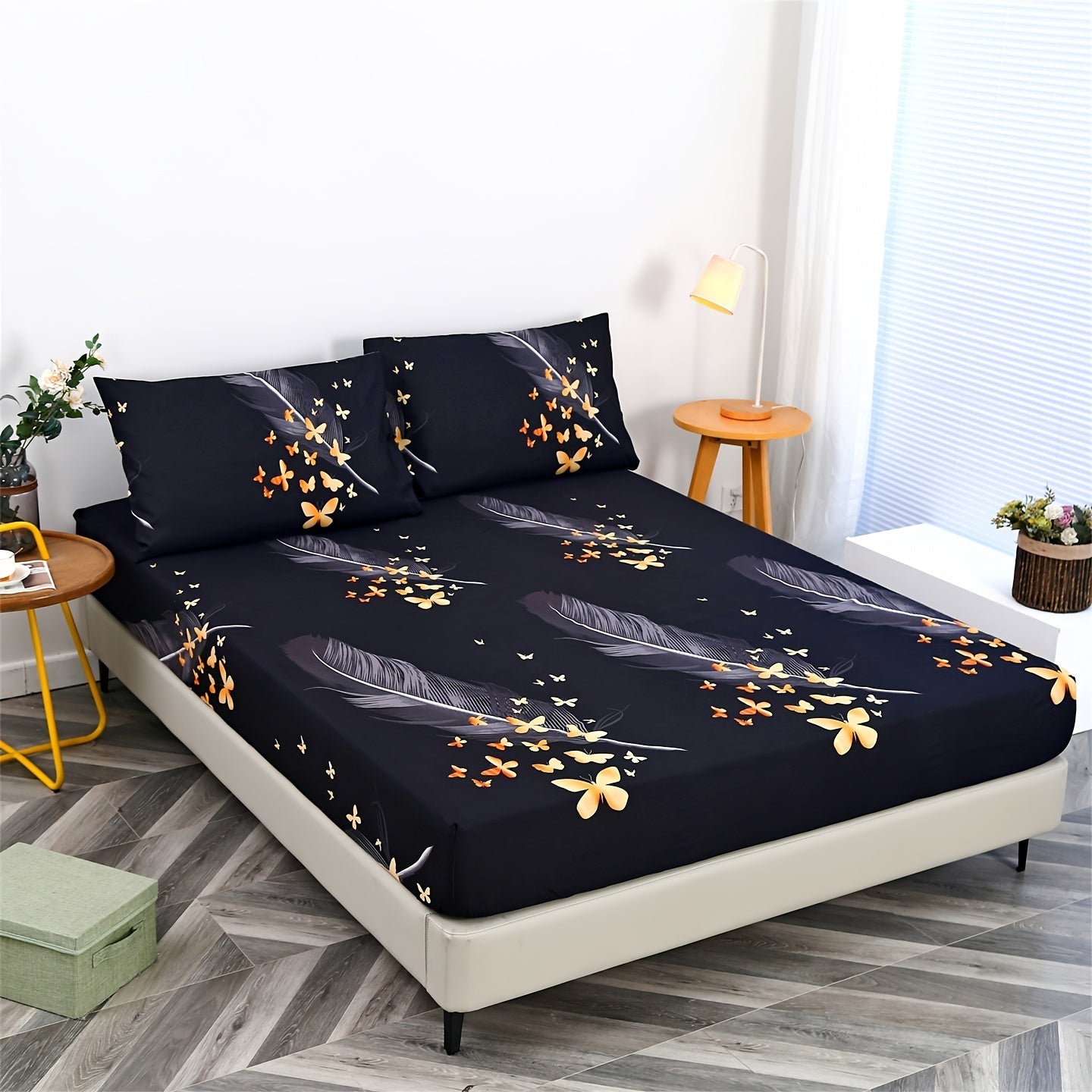 This bedding set features a stylish geometric five-pointed star and line graph print. It includes three pieces: one fitted sheet and two pillowcases. Soft and comfortable, it is perfect for bedrooms and guest rooms. The set does not include a core.