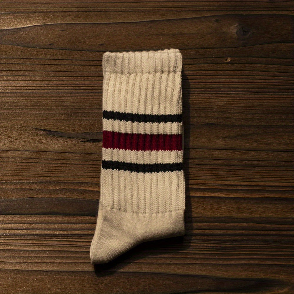 Men's and women's college style retro socks, breathable and thick, suitable for all seasons.