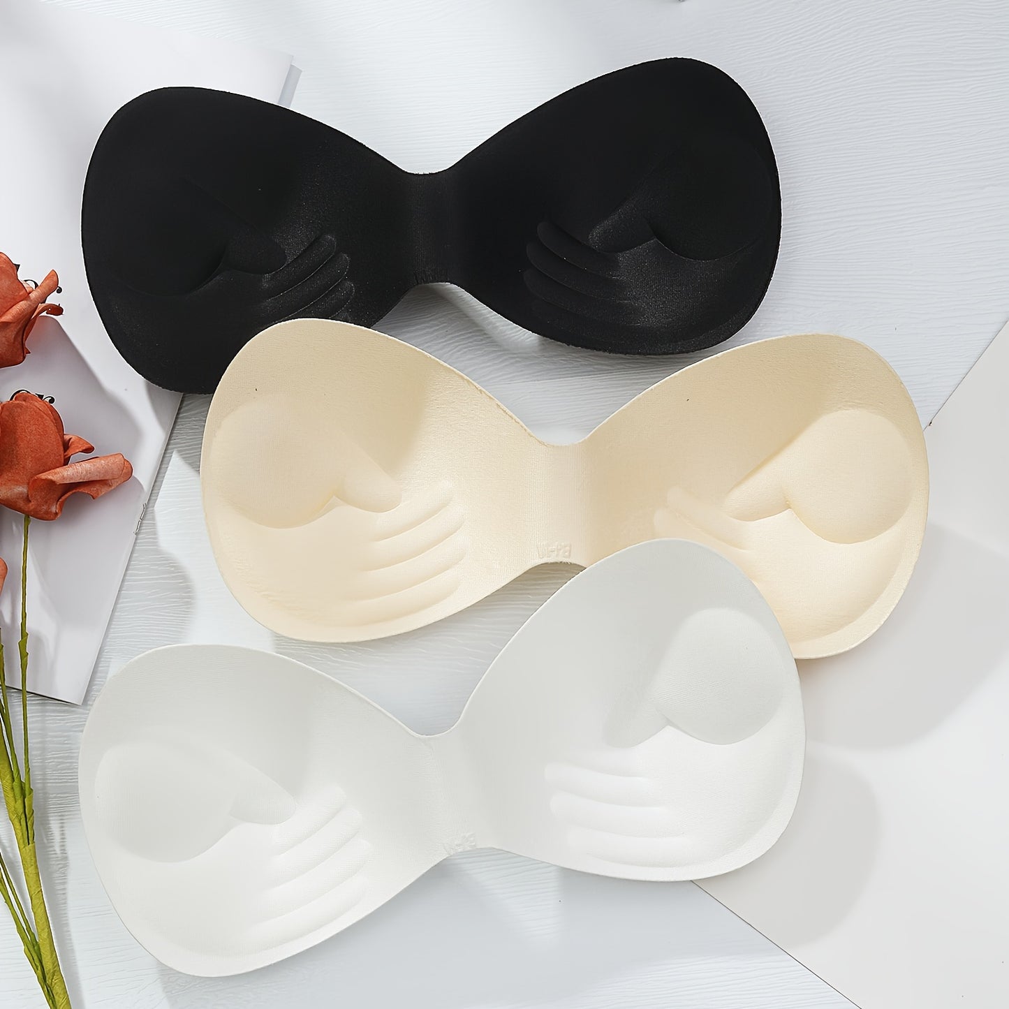 Set of 3 comfortable and breathable women's one-piece bra pads for underwear.