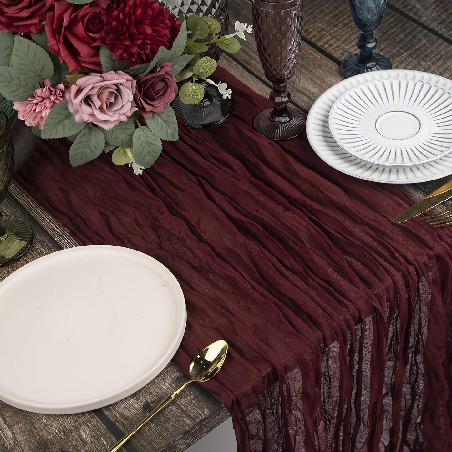 Multi-color pleated table flag - elegant dining table decor