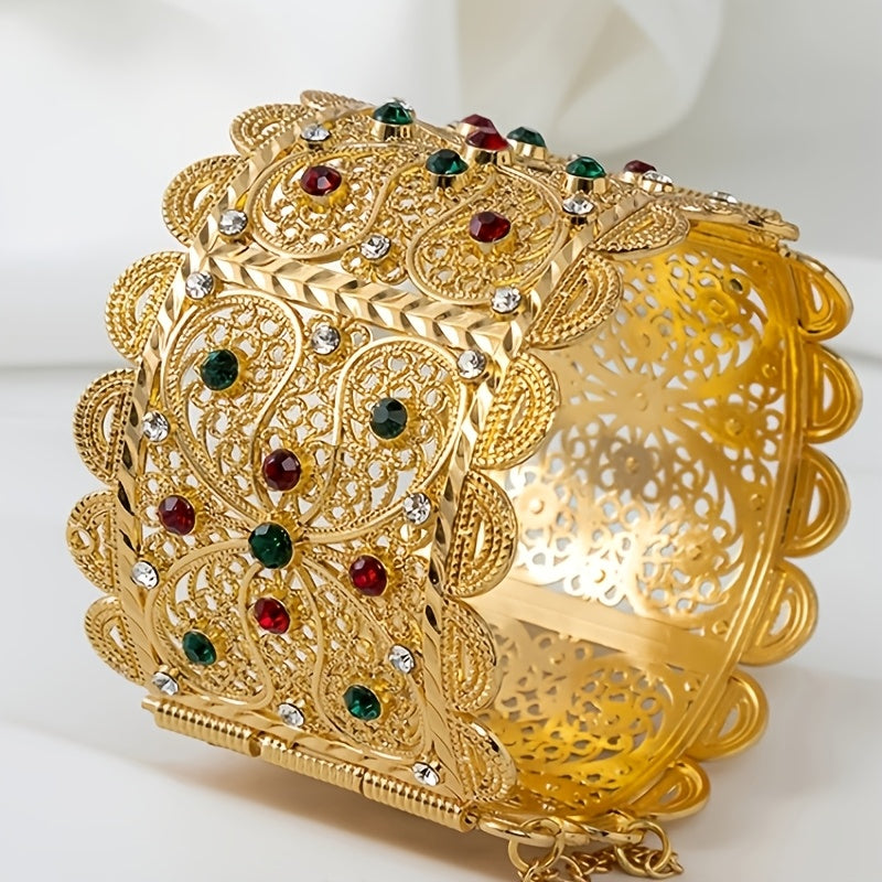 Exquisite Vintage Style Zinc Alloy Cuff Bracelet with Hollow Floral Engraving in Luxurious Golden-Tone, Ideal for Weddings and Parties.