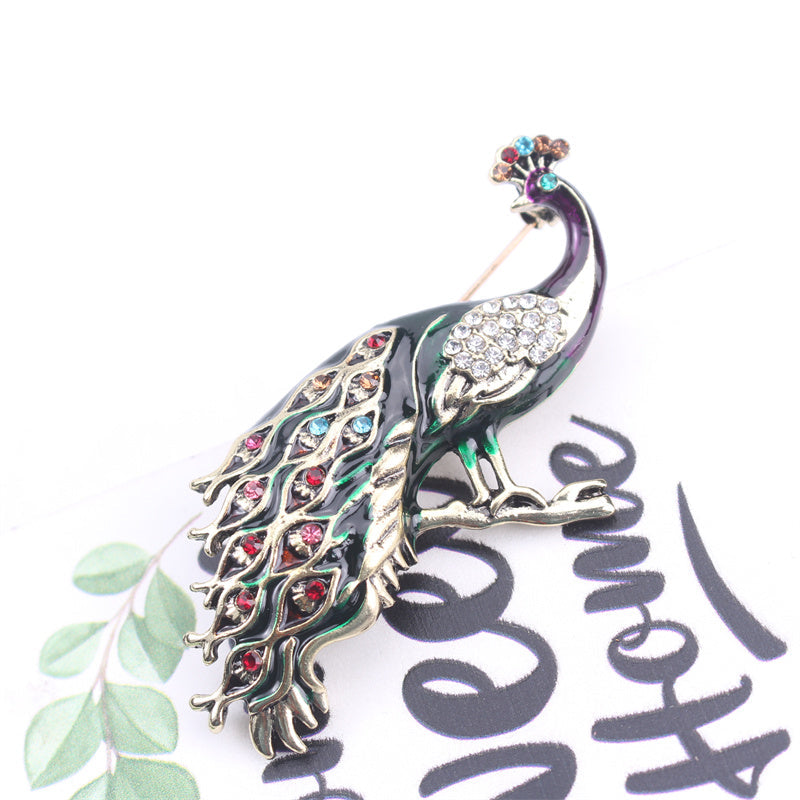 Elegant Peacock Brooch Pin with Enamel and Rhinestones, Animal Shaped Accessory, Novelty Simulation Design, Perfect for Hanfu, Cheongsam, and Special Events, Irregular and Fashionable.