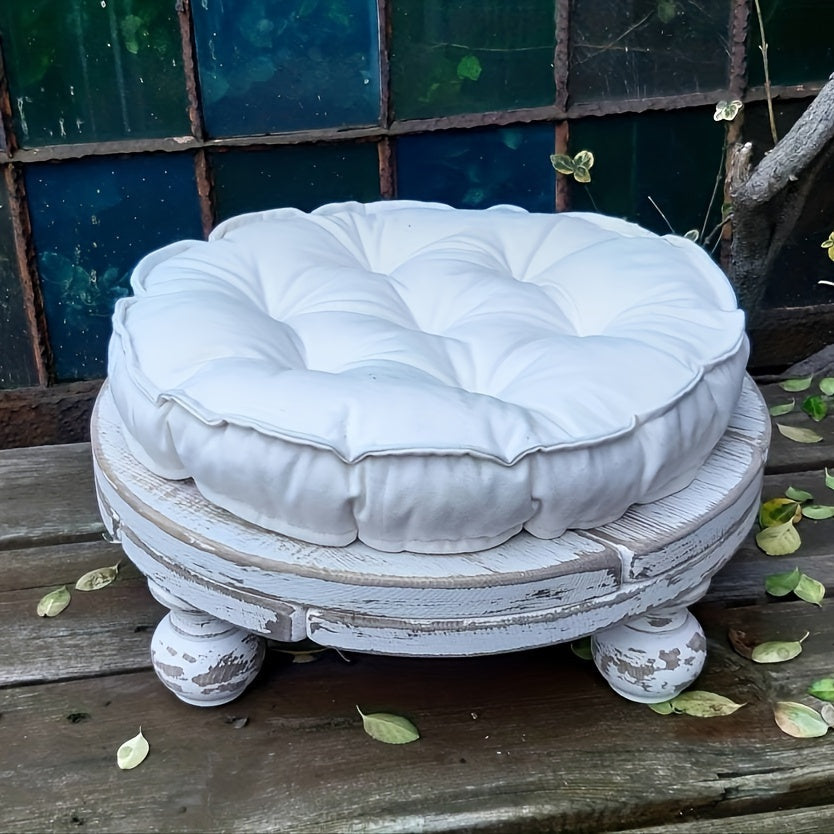 Wooden round leg chair prop for children's photography with an old-fashioned design, perfect for newborn and children's photo shoots.