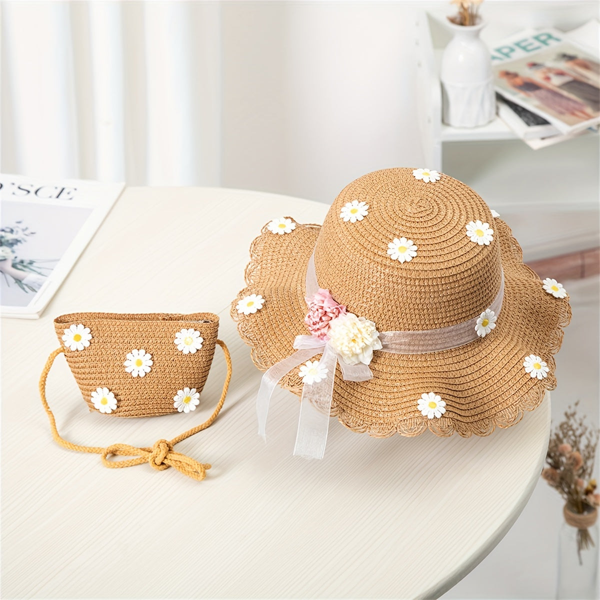 Daisy straw hat with bag.