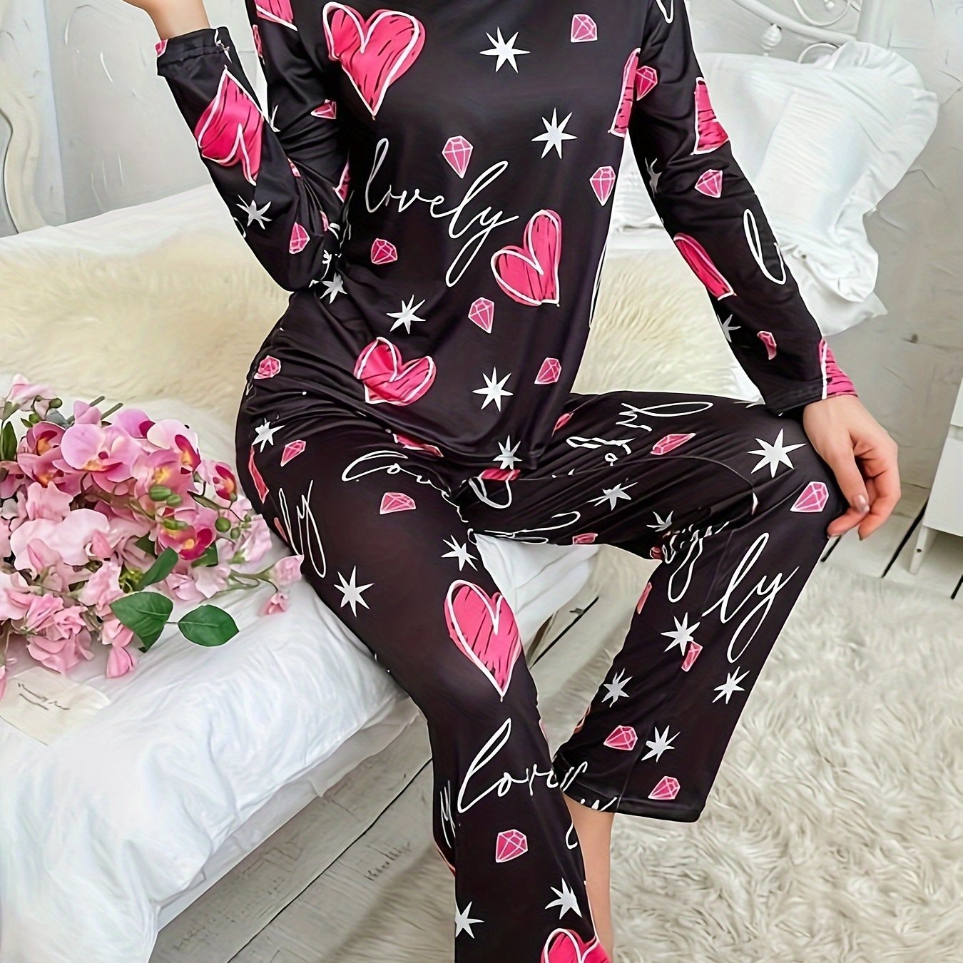 Heart and diamond print lounge set with long sleeve top and pants, women's casual loungewear.