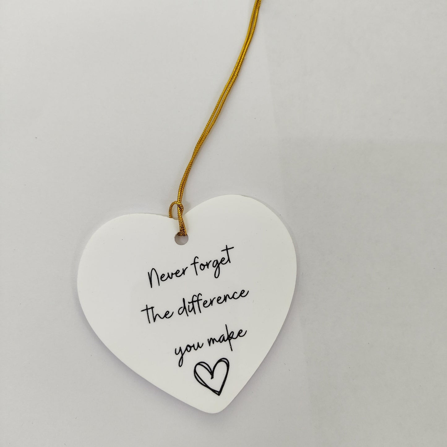 Heartfelt Acrylic Heart-Shaped Thank You Hanging Decoration - Ideal Appreciation Gift for Midwives, Friends, and Party Guests - Features Inspirational Message: 'The Impact You Have Is Unforgettable' - Suitable for Ages 14 and Up