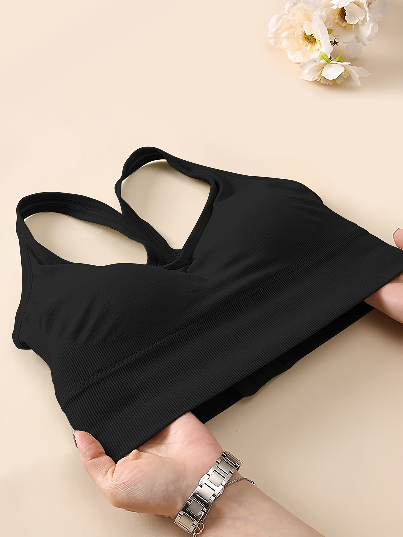 Sleek Polyamide Sports Bra with Medium Support, Wireless Design, Removable Padding, Breathable Cross Strap Back, Solid Color Women's Activewear