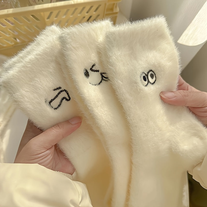 3 out of 5 pairs of women's plush mid-tube socks for autumn and winter, cold-resistant and trendy.