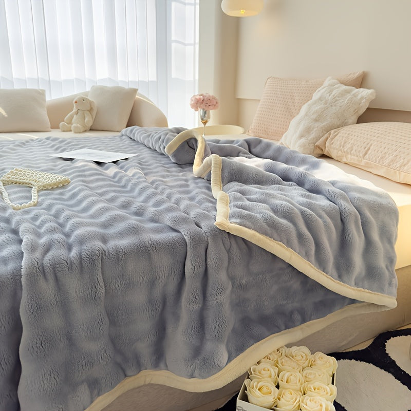 High-quality luxury blanket made of thickened material, featuring rabbit velvet bubble design. This breathable and skin-friendly blanket provides excellent warmth. It is crafted with active printing dyeing technology and is machine washable. Perfect for