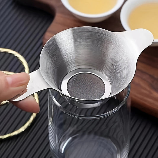 Celebrate National Grandparents Day with our 1pc Premium Stainless Steel Tea Strainer - the perfect binaural infuser for loose leaf tea. This rust-resistant, easy-clean infuser is made of food-grade materials, ensuring a safe and delicious tea experience