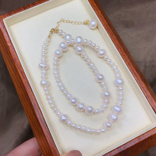 This Elegant Vintage Freshwater Pearl Necklace is perfect for women of all sizes. The luxurious natural pearls make it a unique and thoughtful gift for your wife, girlfriend, or mother. It is versatile for daily wear or special occasions, making it the