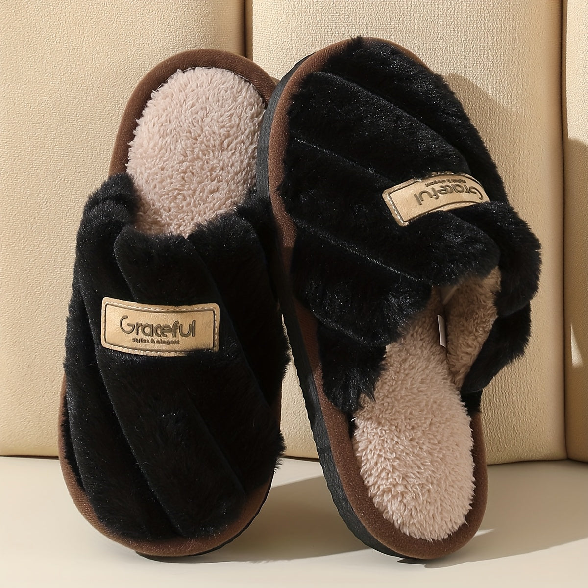 Winter women's anti-slip cozy indoor slippers for couples.