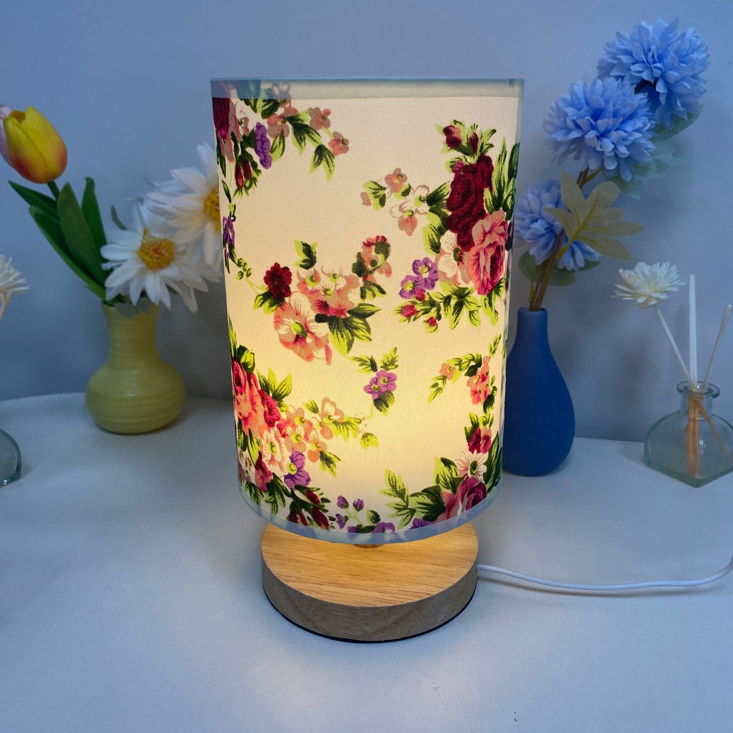 1 piece Flower Print Bedroom Bedside Table Lamp made of solid wood with nightstand feature.