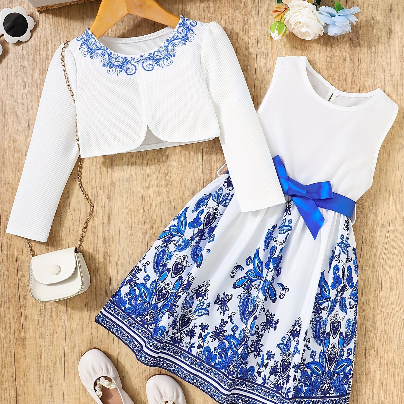 Butterfly casual dress for girls in a two-piece set.