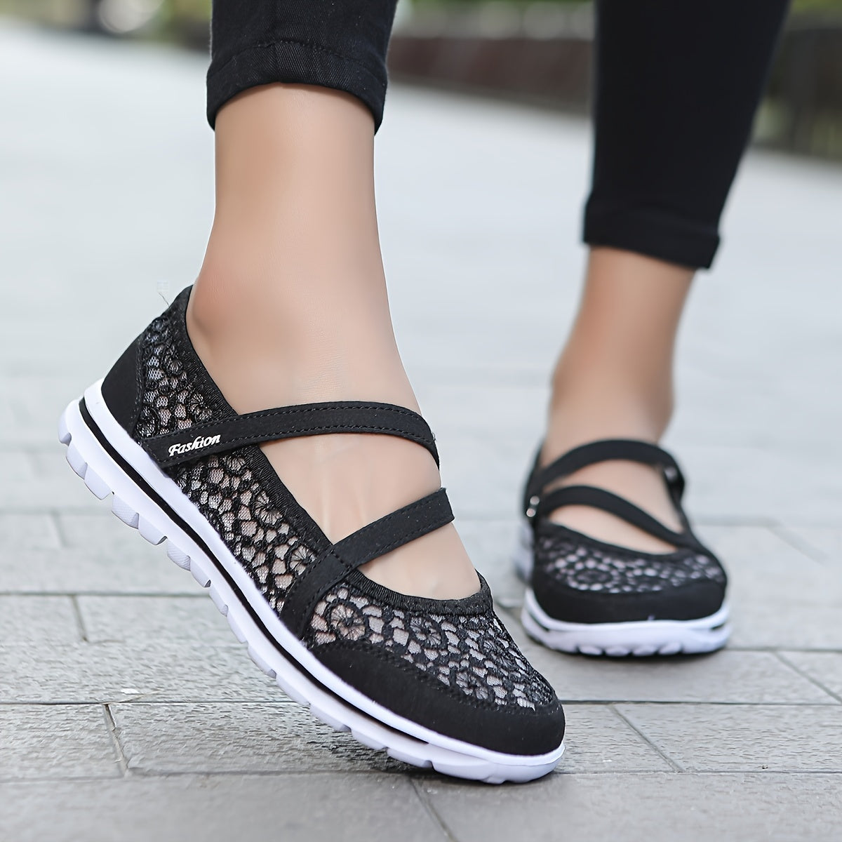 Breathable mesh flat shoes for women, perfect for daily wear.