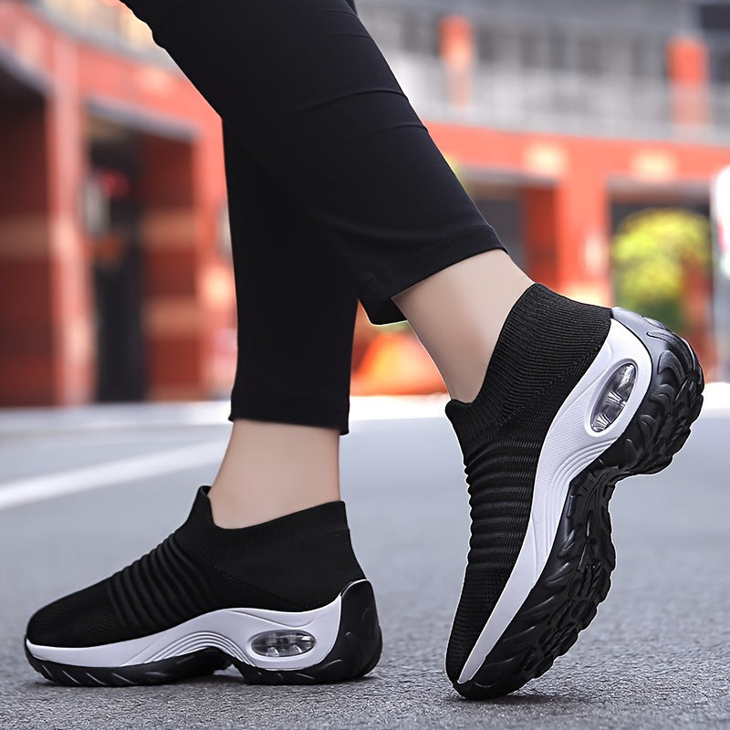 Air cushion running shoes with mesh and breathable fabric, shock absorption, wear resistance, non-slip, versatile outdoor sneakers.