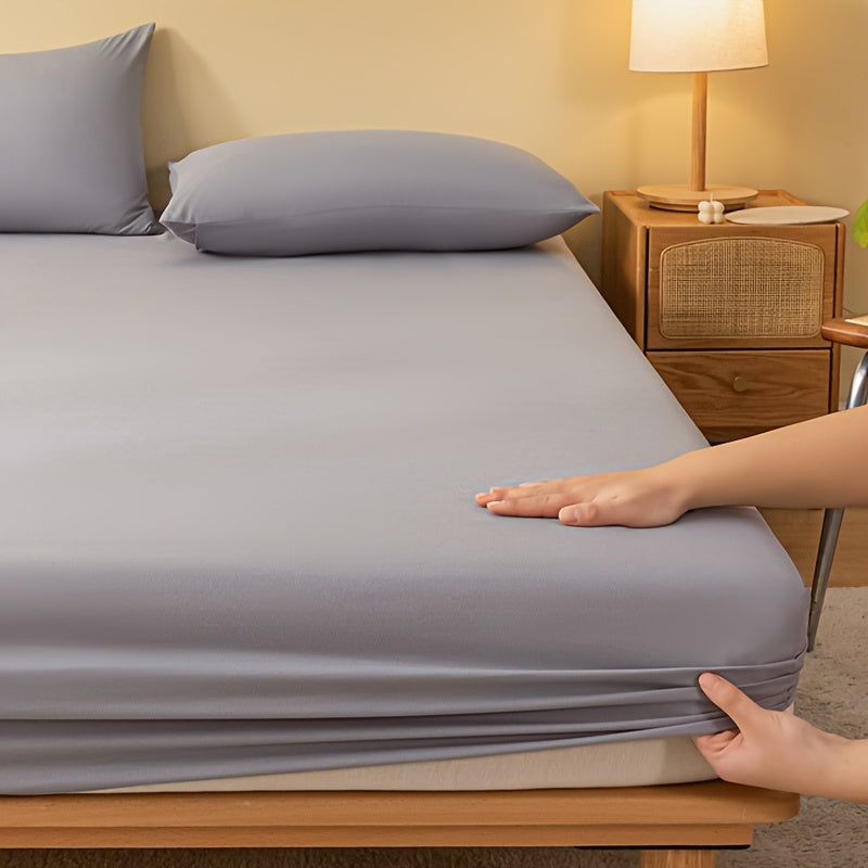 Soft fitted sheet that is dustproof and stainproof, washable, warm, breathable, comfortable, and multifunctional mattress protector. Perfect for bedroom, guest room, apartment, or school. Ideal for use all year round.