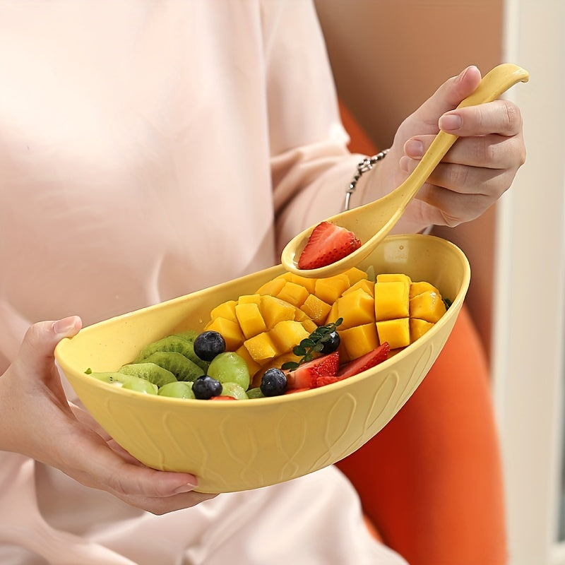 2-piece set of silvery ingot wheat straw serving bowls with spoon. Reusable, unbreakable, and lightweight kitchen supplies for salads, desserts, and pasta.