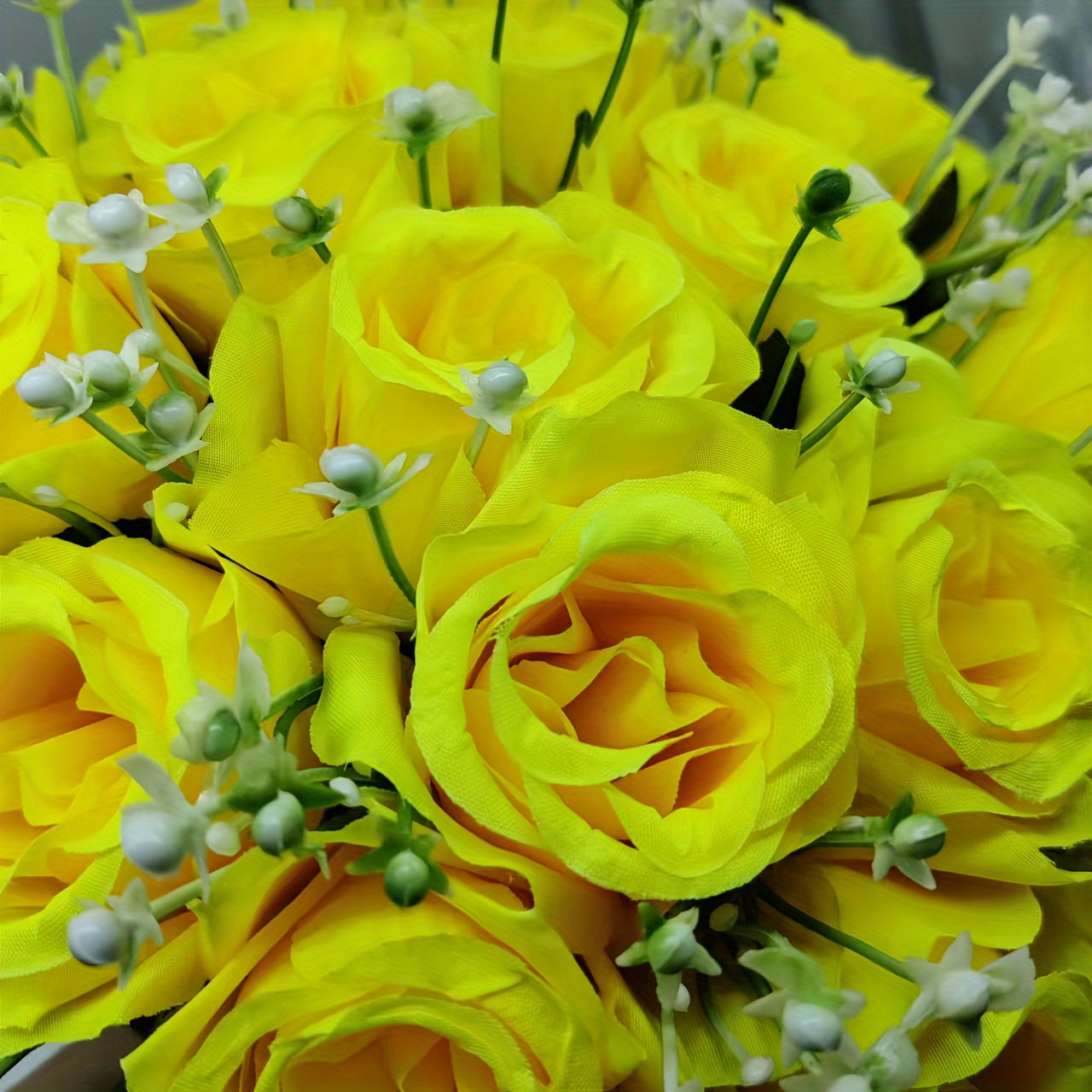 Yellow silk roses bouquet with 18 pieces, perfect for home decor or gifting on special occasions. Great for Valentine's, Christmas, Mother's and Father's Day.