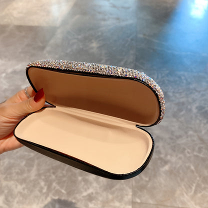 Chic and stylish diamond eyeglass case for a touch of luxury and fashion, specially designed for trendy Korean students to relieve stress and store their simple and myopia eyeglasses in a retro-inspired mirror case.