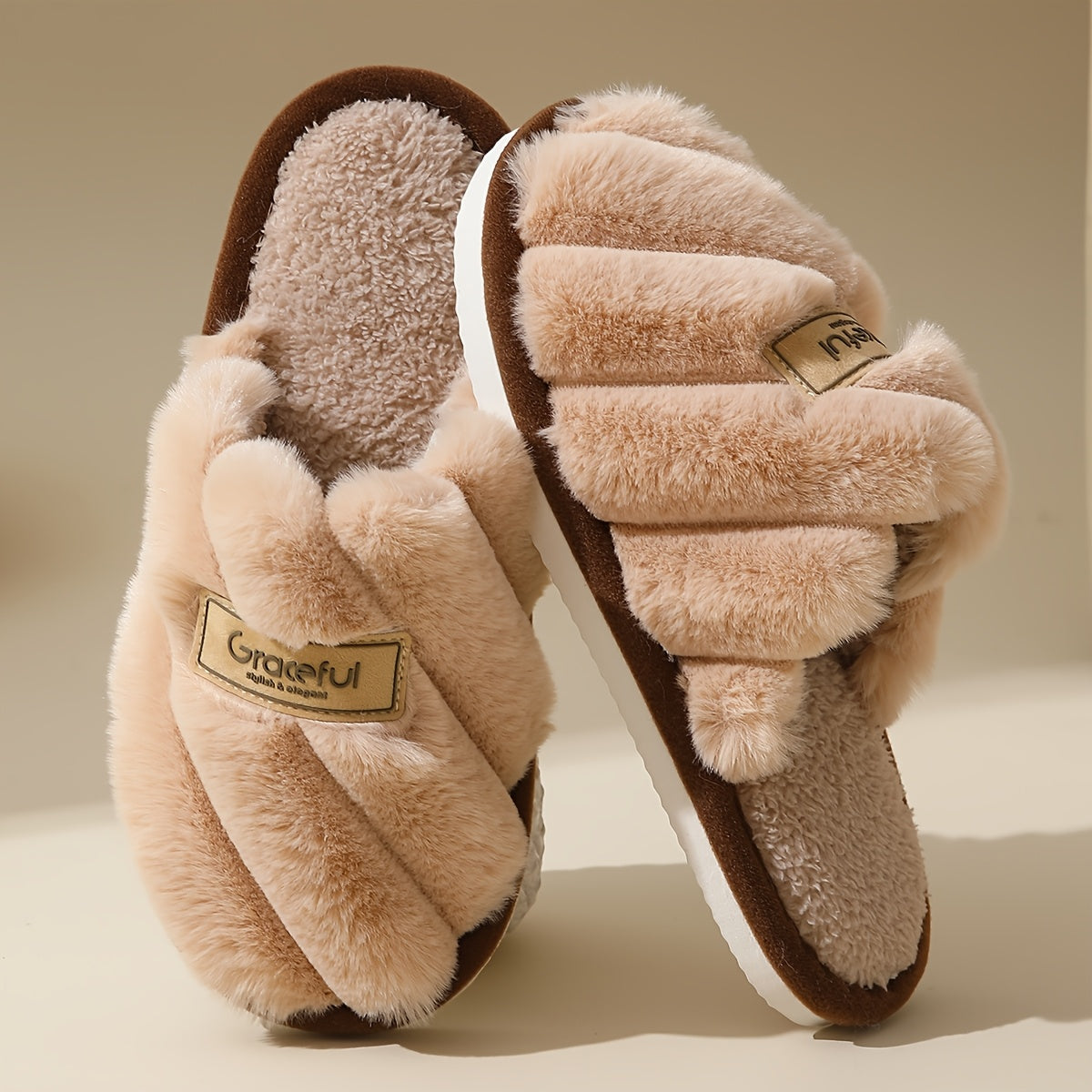 Winter women's anti-slip cozy indoor slippers for couples.