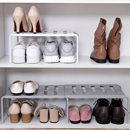 Telescopic shoe rack made of durable plastic, designed to save space and efficiently store slippers and shoes. Ideal for use in the kitchen, living room, or dorm room. No assembly required, making it the perfect shoe storage organizer.