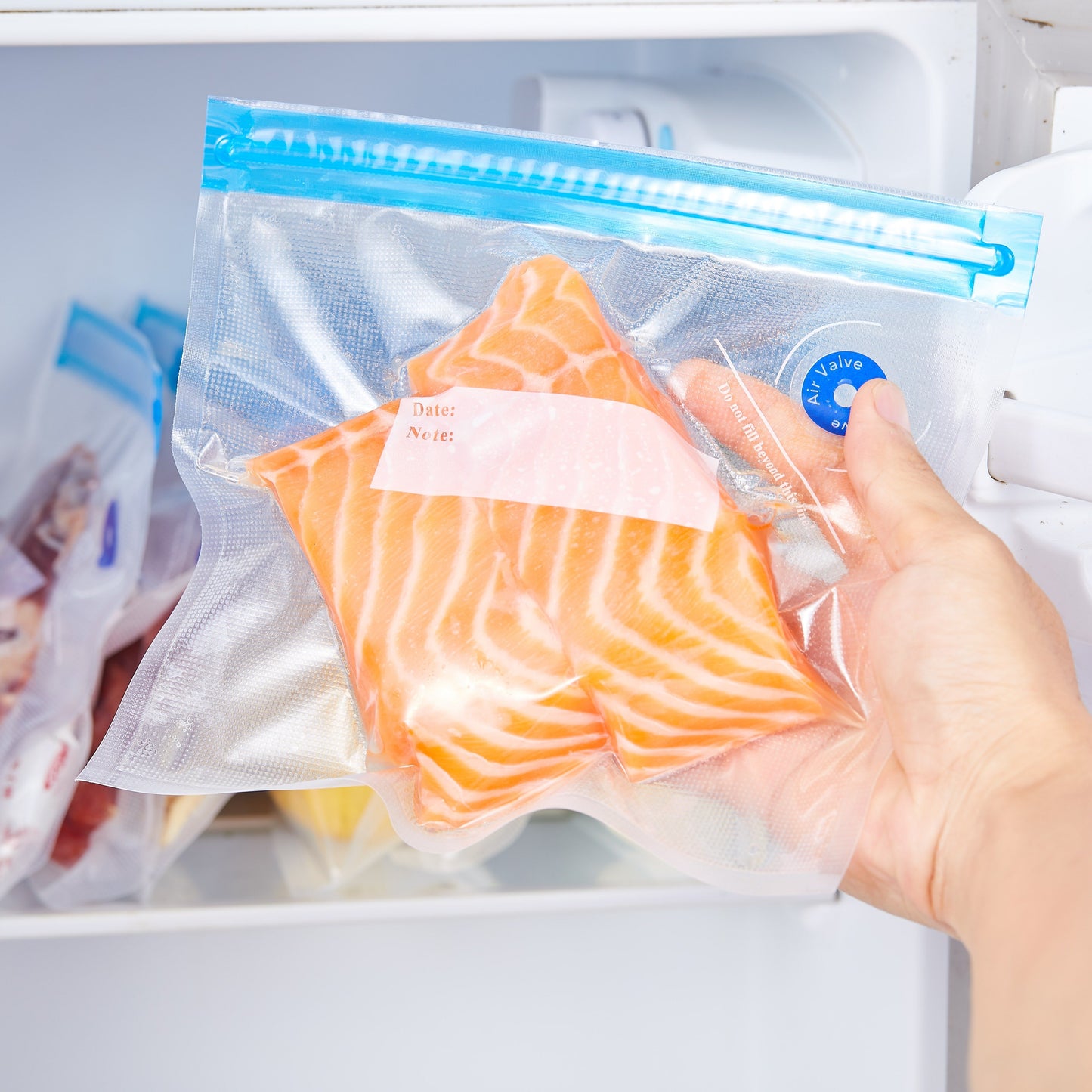 Vacuum Sealer Bag Set with Hand Pump and Sealing Clips - Ideal for Food Sub-packaging, Refrigerator Storage, and Home Kitchen Applications