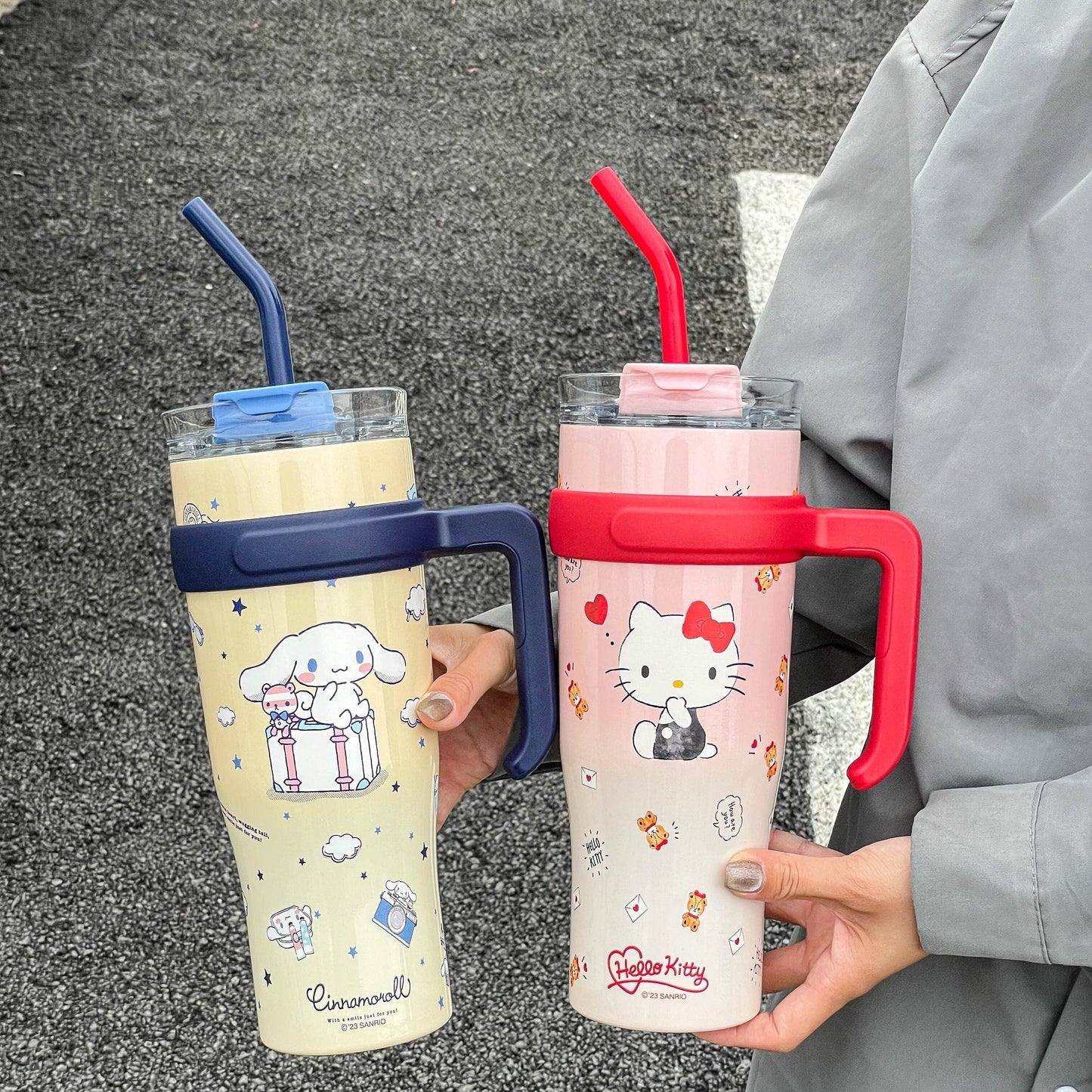 Large capacity insulation cup with a cute HelloKitty design - the perfect birthday gift! Comes with a straw for easy sipping.